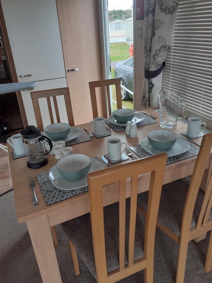 Rick's Retreat Static Caravan Near The With Free Wifi Campsite Lossiemouth